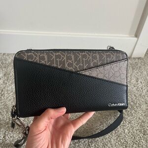 NWT Calvin Klein Zoe Wallet on a String